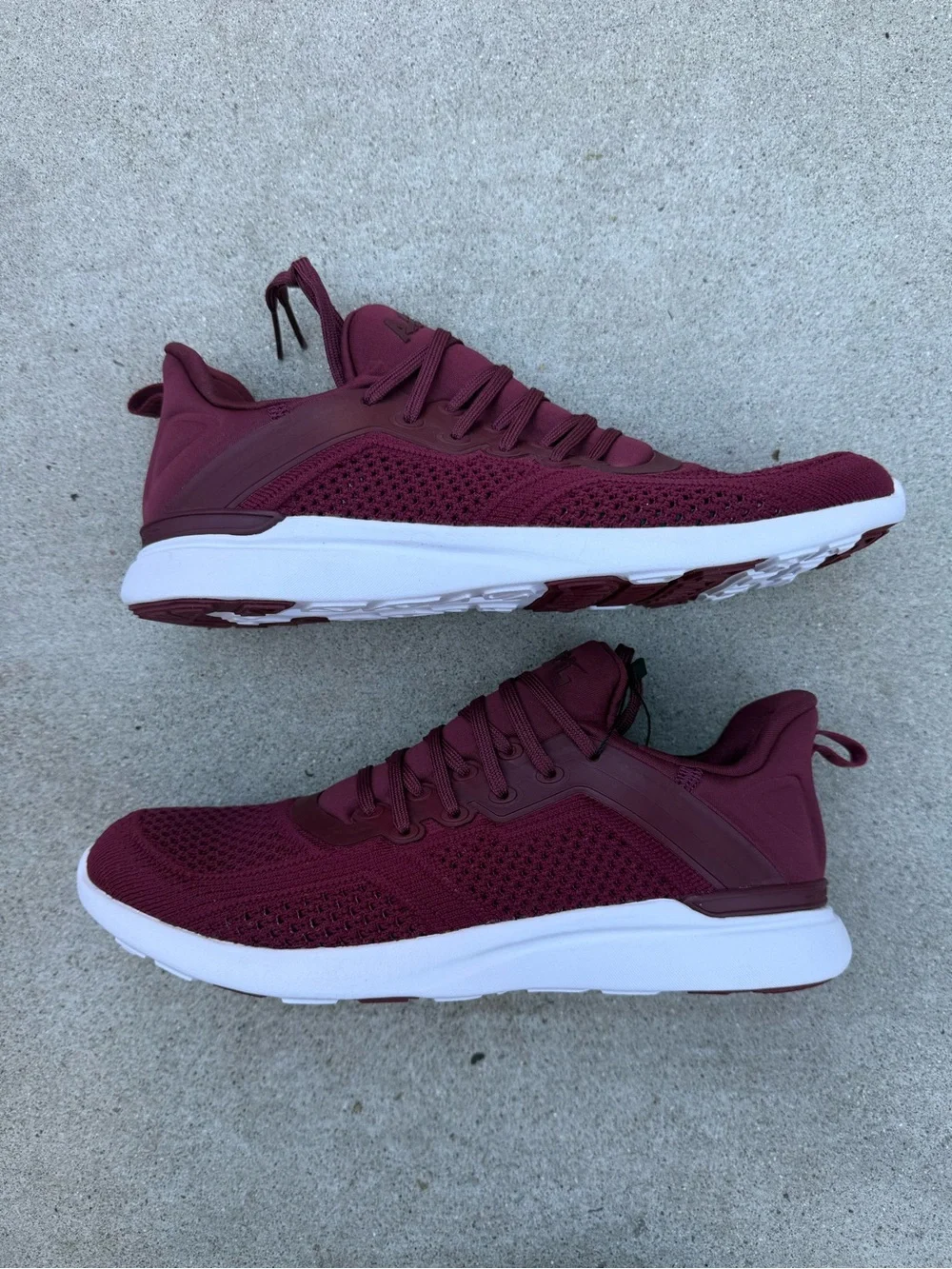 APL Techloom Tracer Knit Lowtop Running Sneaker in Burgundy Size 7.5